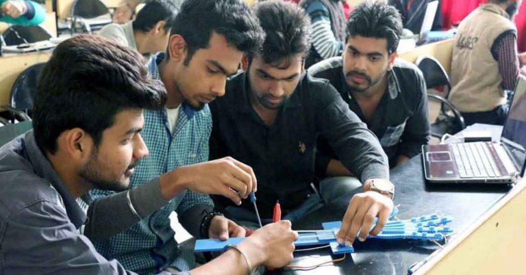 如果您从印度的一级-2 / 3工程学院毕业，您应该怎么做